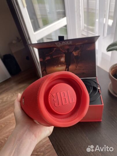 Колонка jbl charge 4