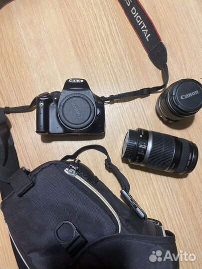 Зеркальный фотоаппарат Canon EOS 550D