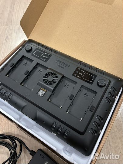 Yongnuo yn 1200 pro LED