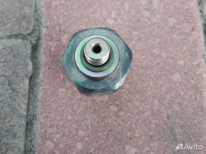 Датчик давления кондиционера Mercedes W140 W210