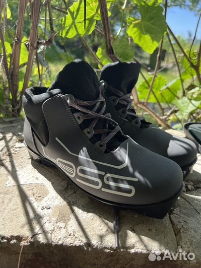 Лыжные ботинки 40