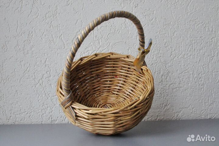 Корзинка плетеная