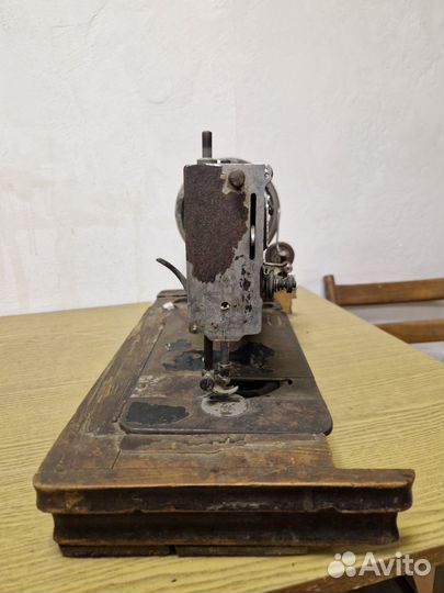 Швейная машина