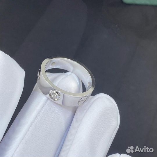 Кольцо Cartier Love, белое золото 585 пробы 0,13ct