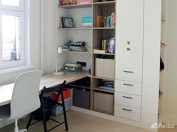 Стол у окна со шкафом в рассрочку