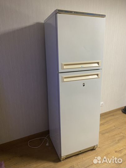 Холодильник бу Стинол