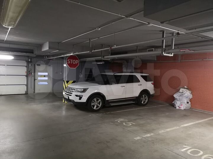 Машиноместо, 14 м²