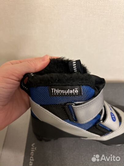 Беговые лыжи комплект ботинки 30 р, палки