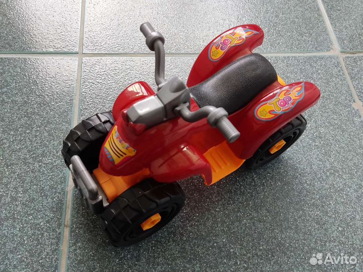 Машинки игрушечные пластмассовые