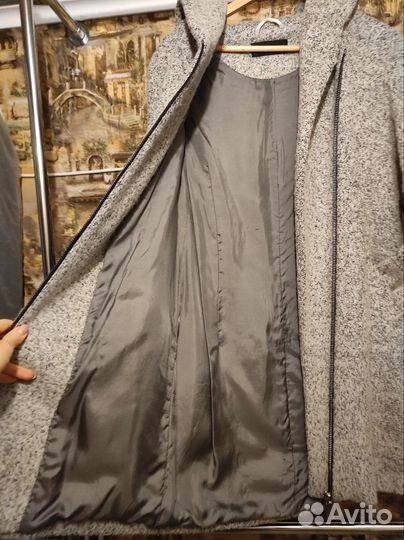 Продам демисезонное пальто