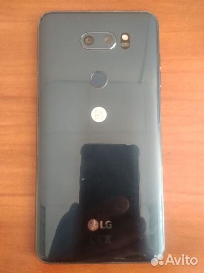 Телефон LG V30+
