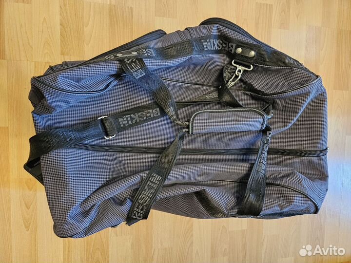 Сумка дорожная на колесах с выдвижной ручкой