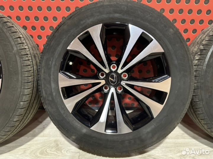 Диски с резиной Lexus Nx 300h z10 2020 R18