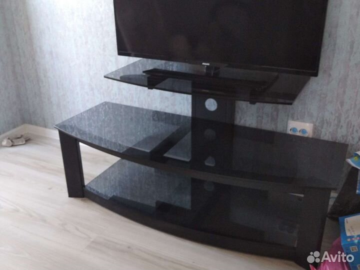 Стеклянная тумба