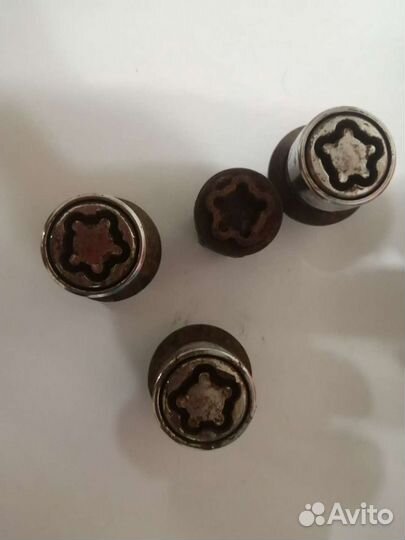 Колесные гайки