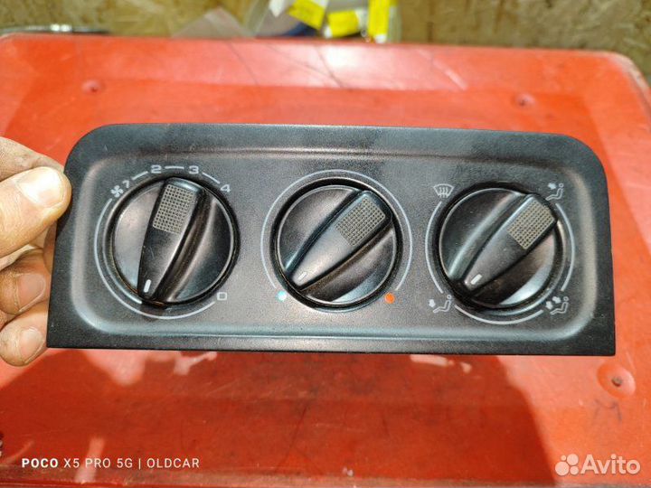 Блок управления отопителем Volkswagen Golf 3 купе