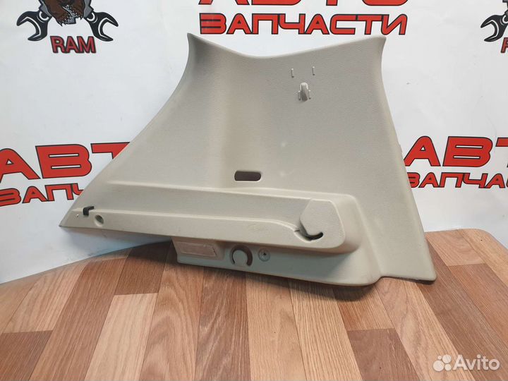 Обшивка багажника задняя левая Renault Sandero 2