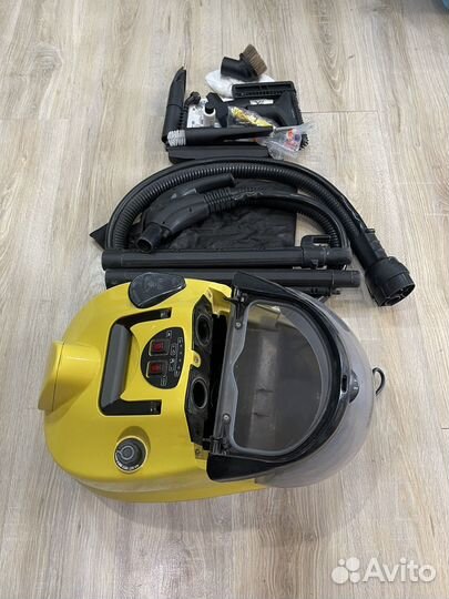 Пылесос Karcher SV 7 желтый