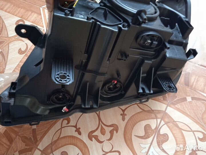 Продам правую фару Бмв x3 кузов Ф25