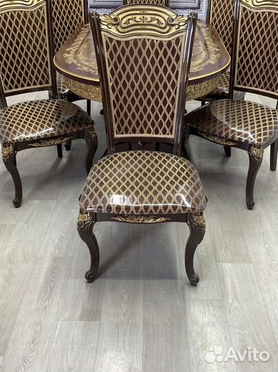 Комплект стол и стулья. В наличии