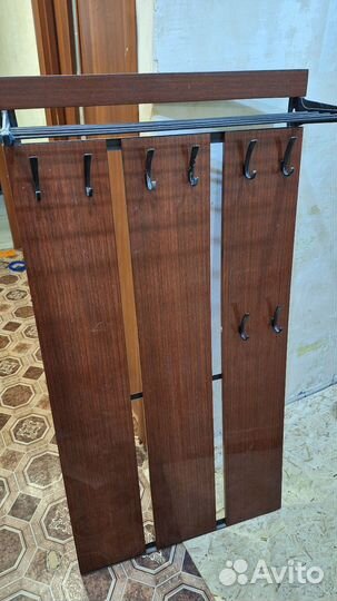 Вешалка настенная