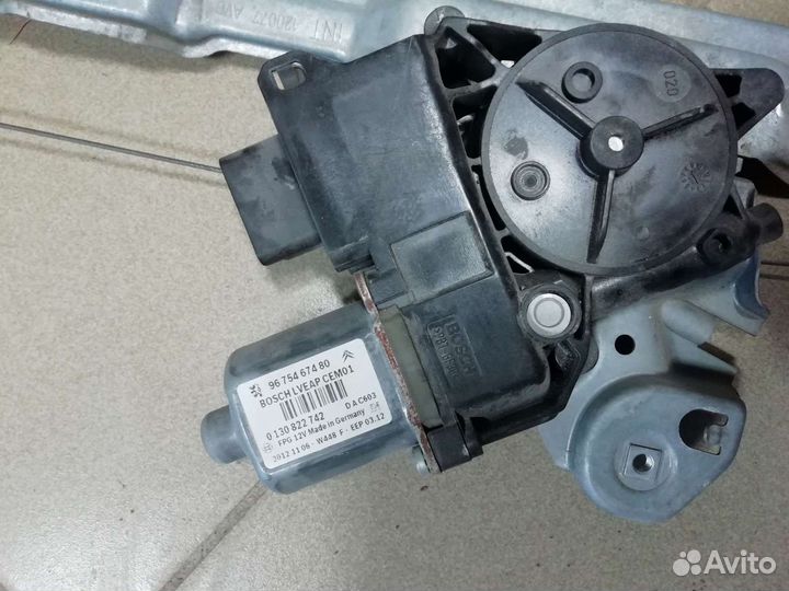 Стекло подъёмник пежо 408