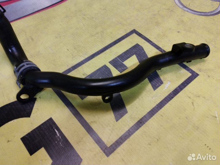 Патрубок системы охлаждения Audi A6 универсал 2.8