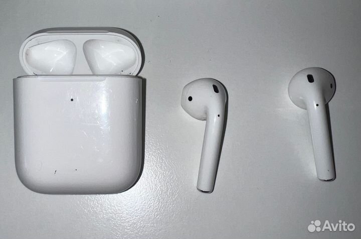 Наушники Apple AirPods 2 с беспроводной зарядкой