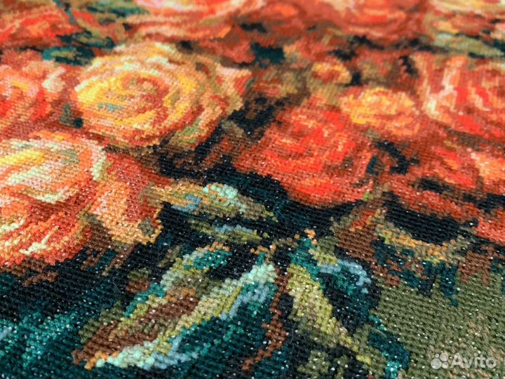 Вышивка крестом букет роз готовая