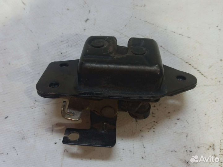 Замок багажника левый Grand Cherokee 2 (WJ)