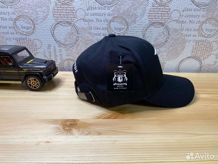 Бейсболка trussardi чёрная