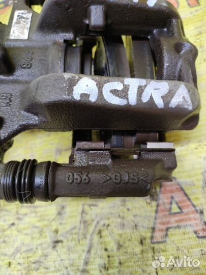 Суппорт задний правый Opel Astra J A16LET 2013