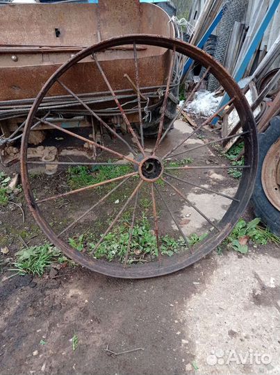 Колесо железное старинное
