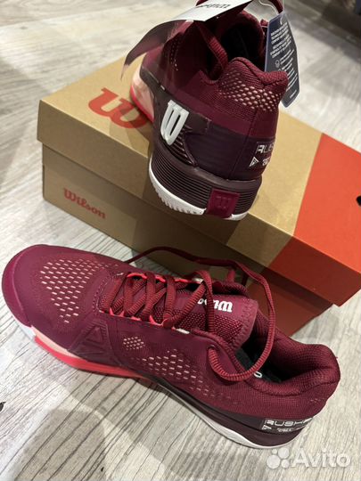 Теннисные кроссовки