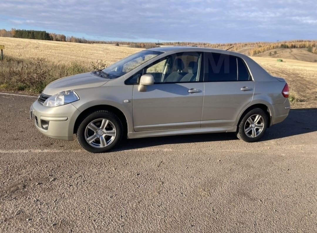 Nissan Tiida: фото владельца