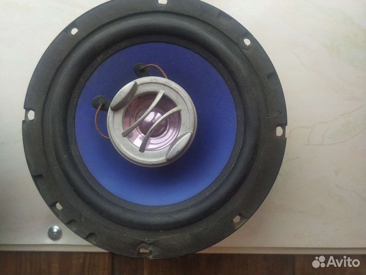 Динамики на авто maxwatt