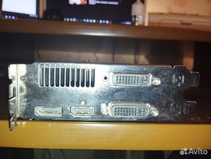 Видеокарта ATI Radeon HD 5770