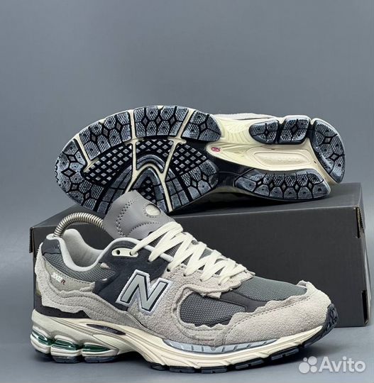Кроссовки New Balance 2002R