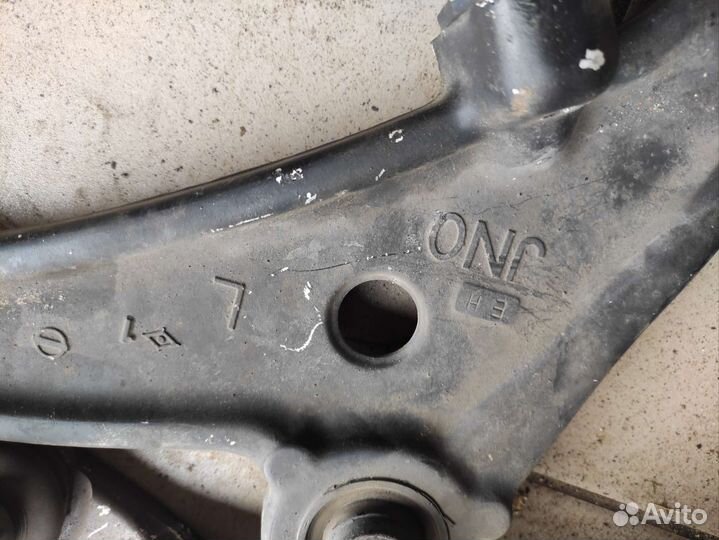 Передние рычаги оригинал Ниссан Теана j32