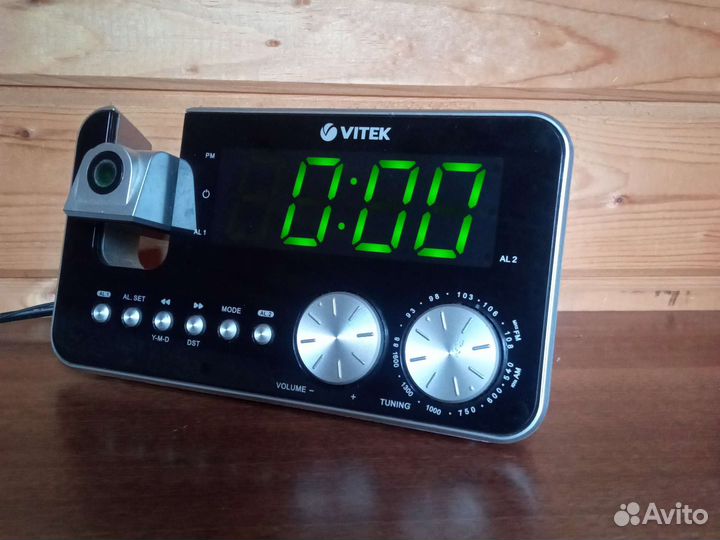 Часы электронные с радио и лазером