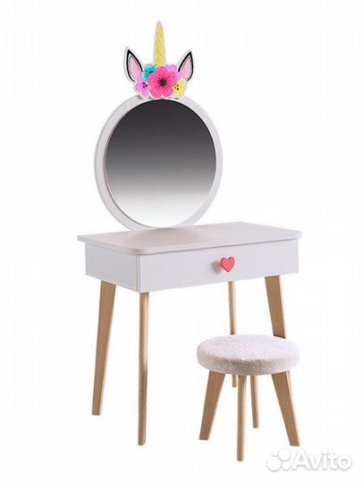 Детский туалетный столик