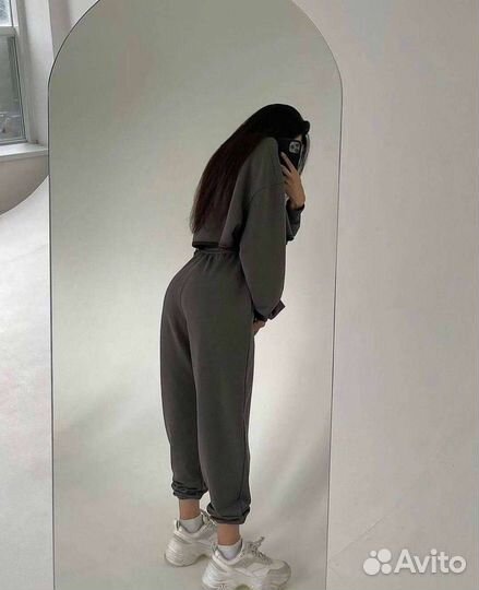 Спортивный костюм женский