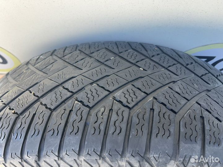 Continental ContiVikingContact 7 215/65 R17