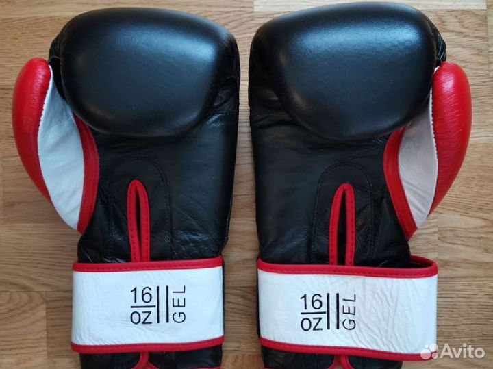 Боксерские перчатки