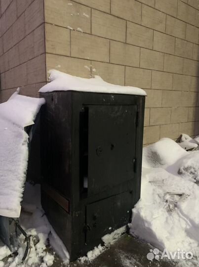 Сейф металлический