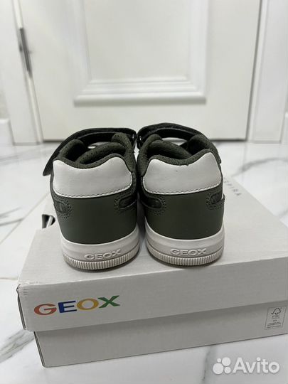 Кроссовки детские