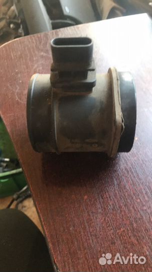 Расходомер воздуха Cadillac SRX 2003-2009