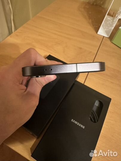 Samsung Galaxy S24, 8/256 ГБ