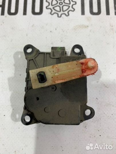 Моторчик заслонки отопителя Renault Fluence