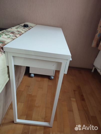 Письменный стол школьный, маникюрный IKEA + тумба